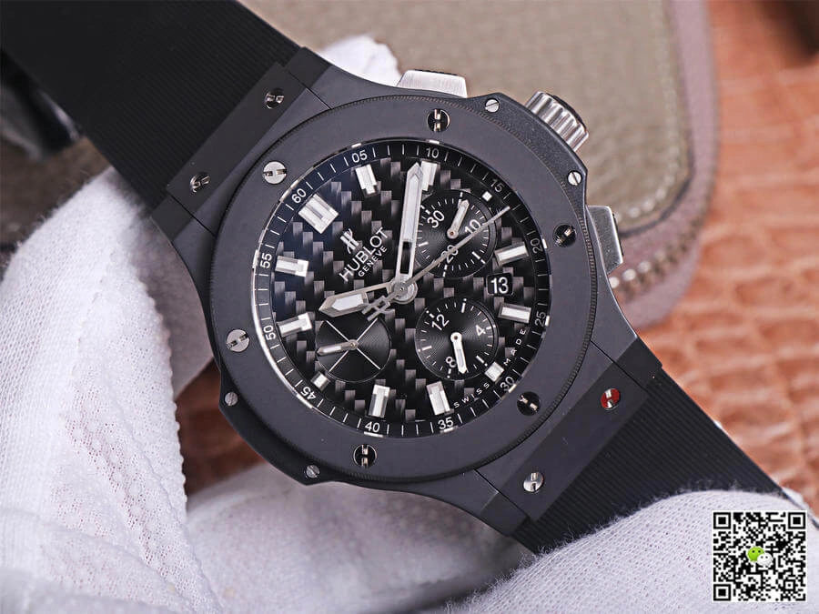 Hublot Big Bang 301.QX.1724.RX V6 Factory 1:1 Best Edition Replica Watch Carbon Fiber Case